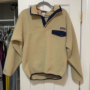 Men’s small patagonia pullover.